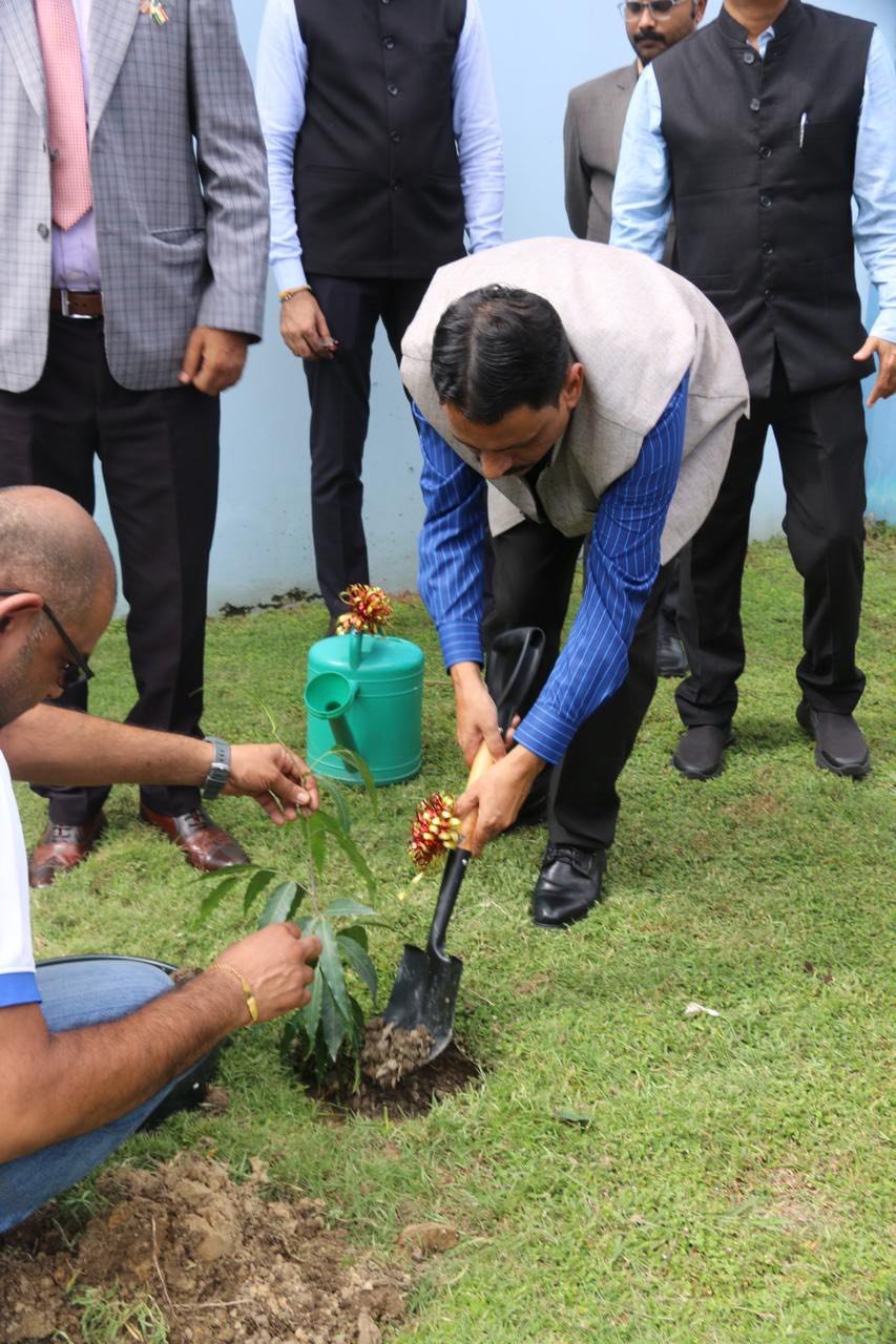 “Ek Ped Ma Ke Naam” Plantation Drive