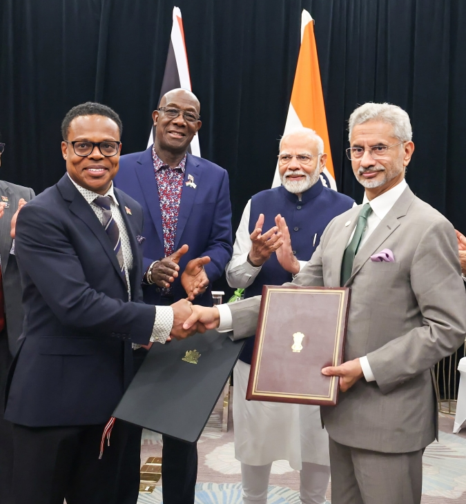 In the presence of Prime Minister Shri Narendra Modi and Hon'ble Dr. Keith Rowley, Prime Minister of the Republic of Trinidad and Tobago, the Minister of Foreign Affairs of the two countries exchanged an MoU on 